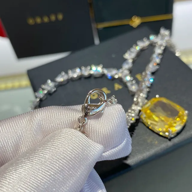 Graff Papillon Pavé Diamant Bracelet 10