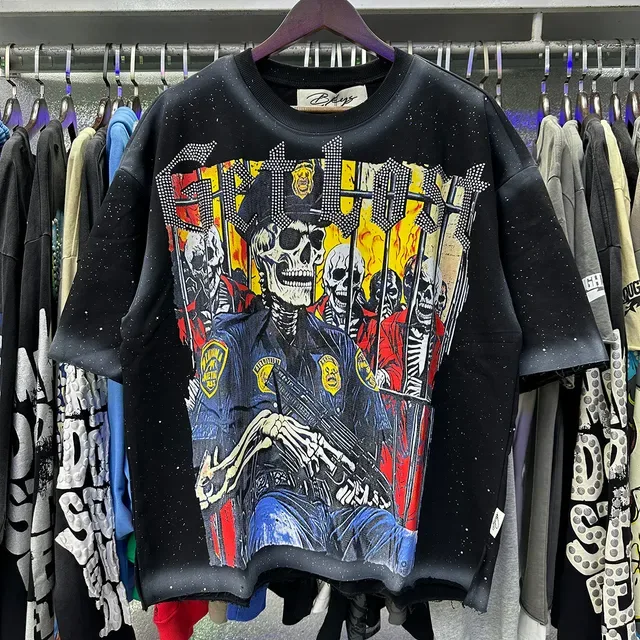Graphic-Print Cropped Oversized T-Shirt 5
