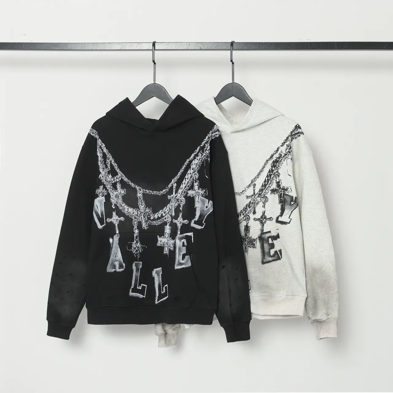 Hoodie impression graphique distressed manches 7