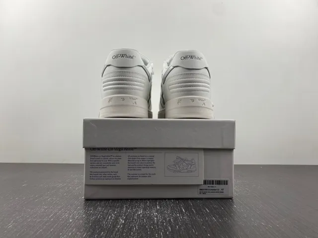 Gray and Silver Arrow Logo Lifestyle Sneakers 2