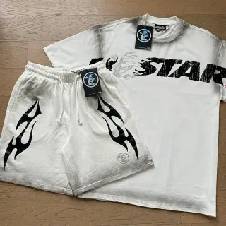 HOUSTAR تي شيرت أبيض وأسود بطباعة جرافيك بنقشة لهب