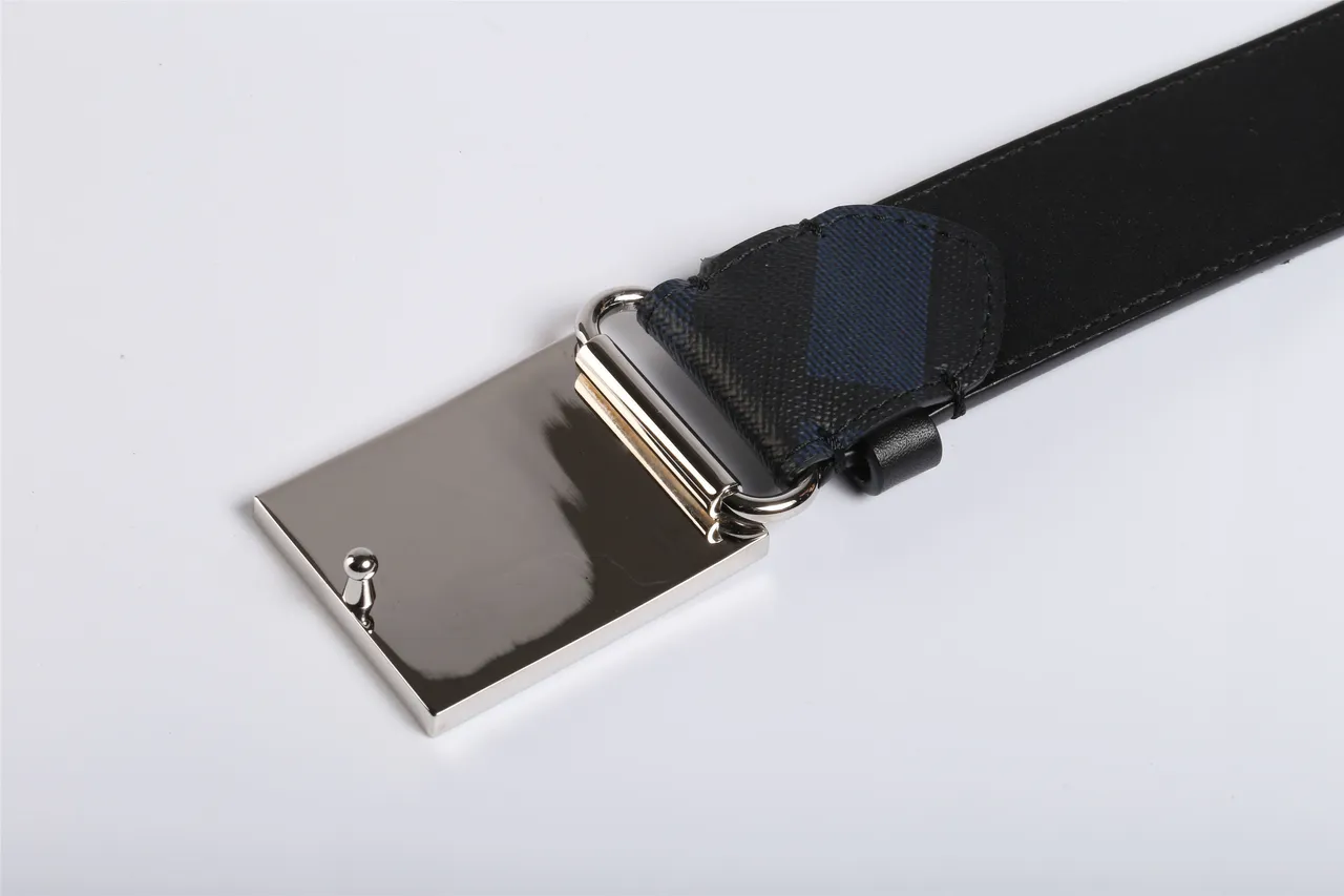 Knight Motif Buckle Navy and Black Geometric Pattern Leather Belt 2