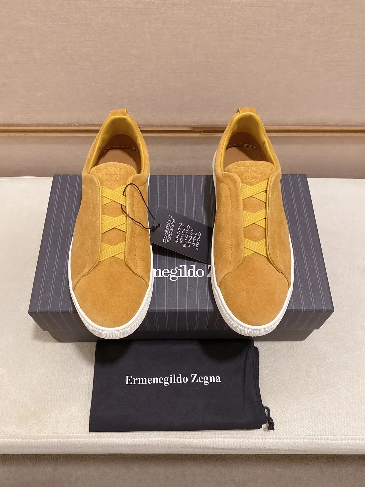 Sneaker Lifestyle Slip-On en Daim Jaune Moutarde 4