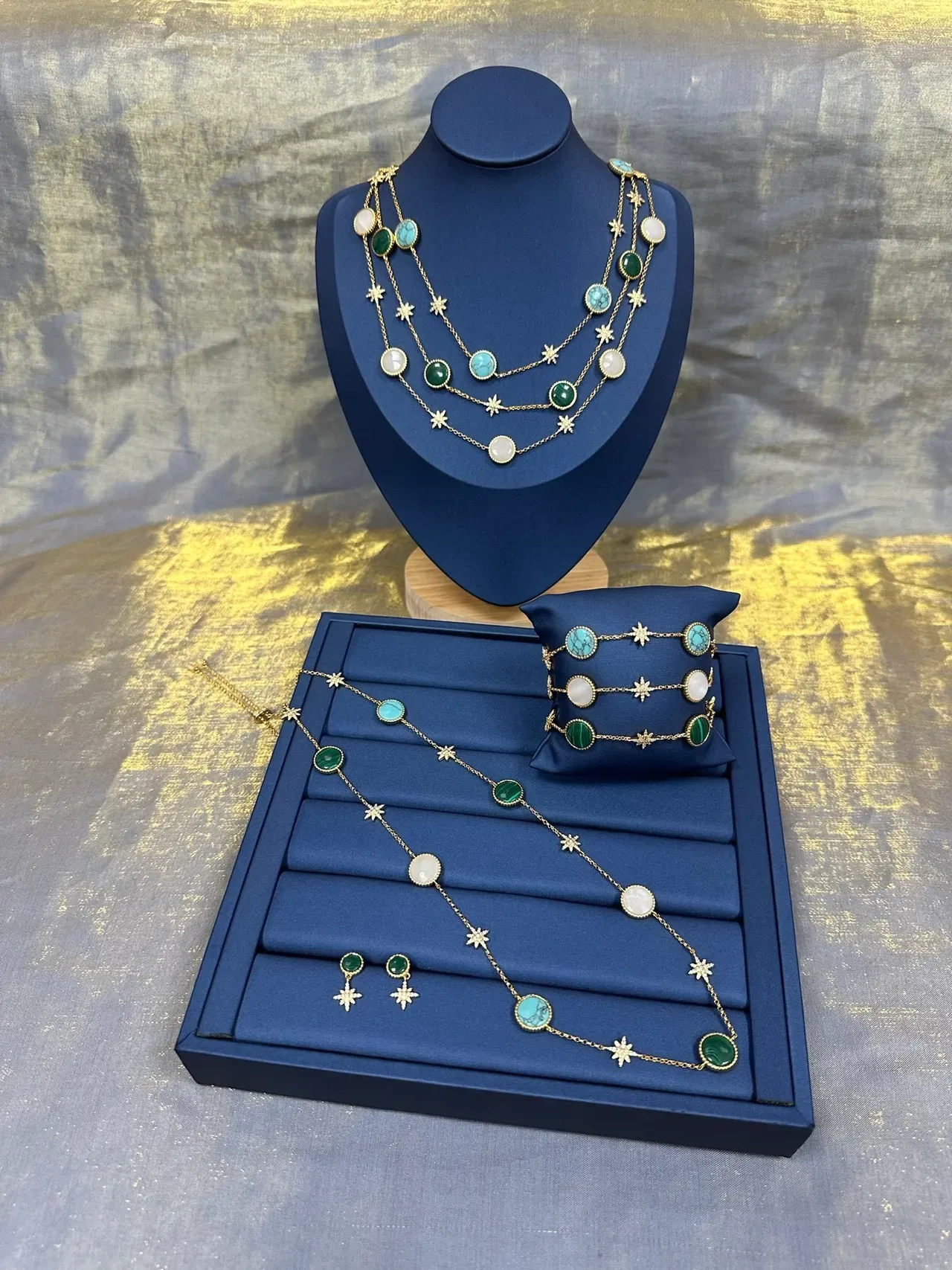 Pulseira Corrente Navy Gold Doble Oval Cabochons Brancos 6