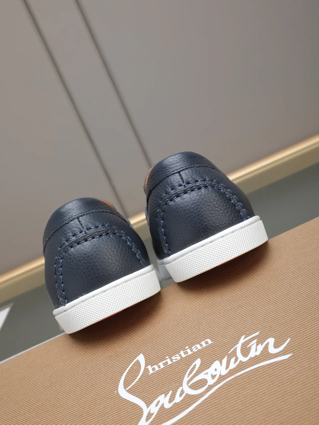 Navy White Pebbled Leather Moc-Toe Stitching Loafer 3