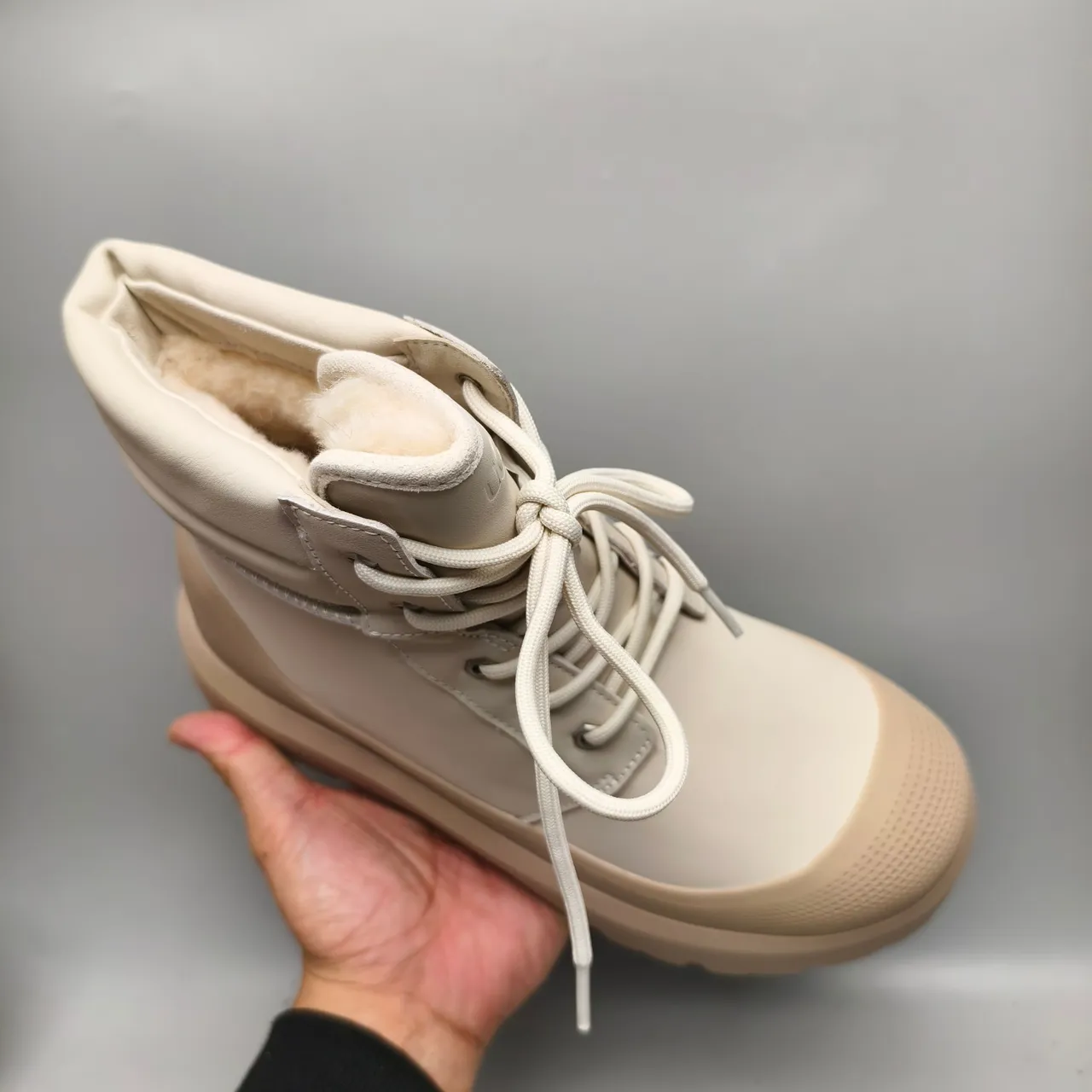 Off-White বেইজ মোটা লাগ সোল এঙ্কেল বুট 3