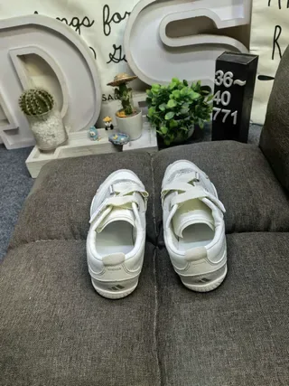 Off-White Laceless Strap Sneaker Unisex Lifestyle Sneakers 8