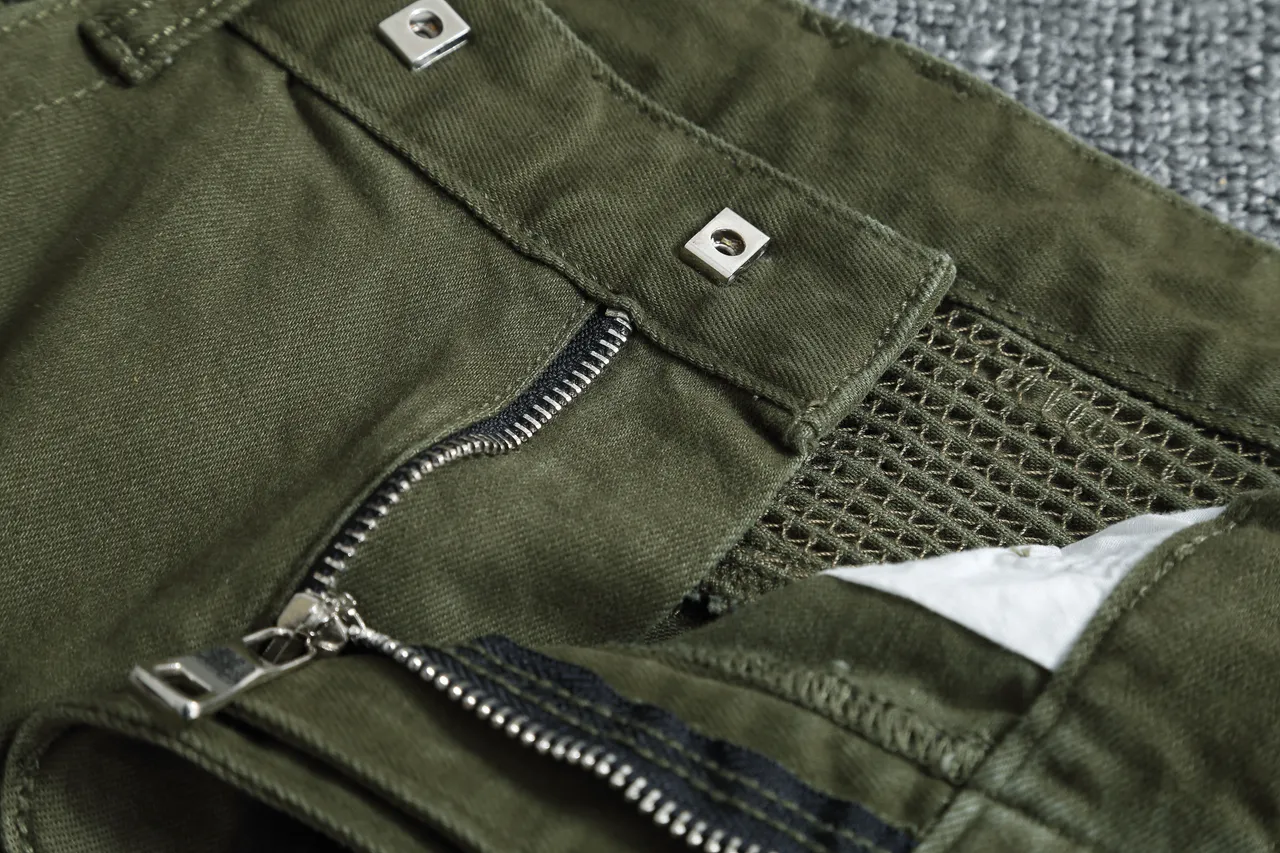 Shorts Style Cargo Vert Olive avec Poches à Fermeture Éclair 7