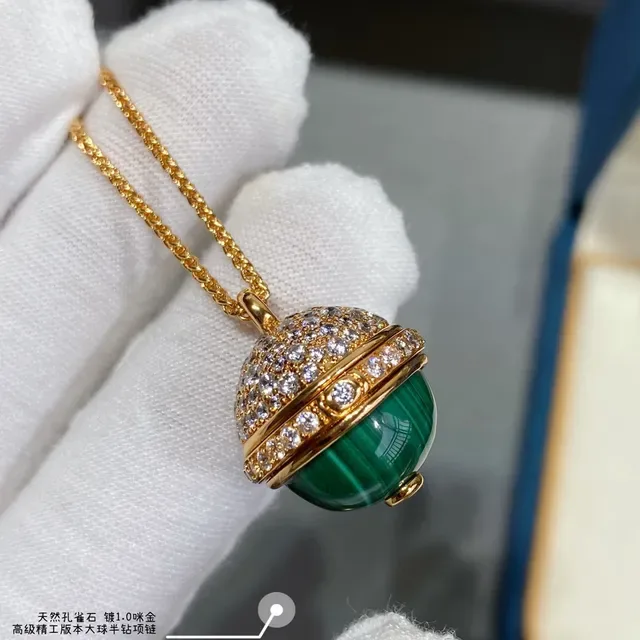 Collier Piaget avec pendentif sphérique en malachite et diamants pavé 6