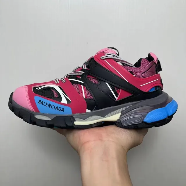 Sneakers chunky semelle rose et bleue upper multi-matériaux 2
