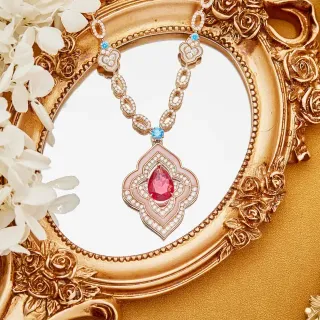 Collier pendentif Quatrefoil or rose pavé de diamants