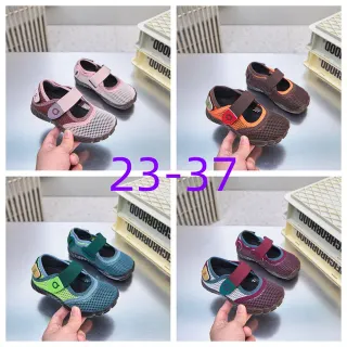 Zapatos Mary Jane de malla rosa gris con correa única de velcro