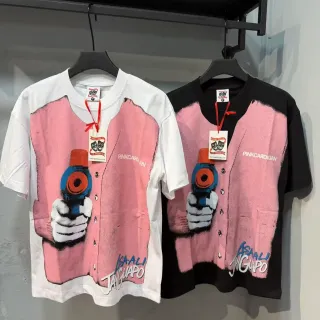 Camiseta con estampado gráfico Pinkcardigan Asaali Janguapo
