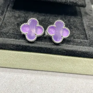 Brincos com perno de trèfli de quatro folhas translúcido roxo