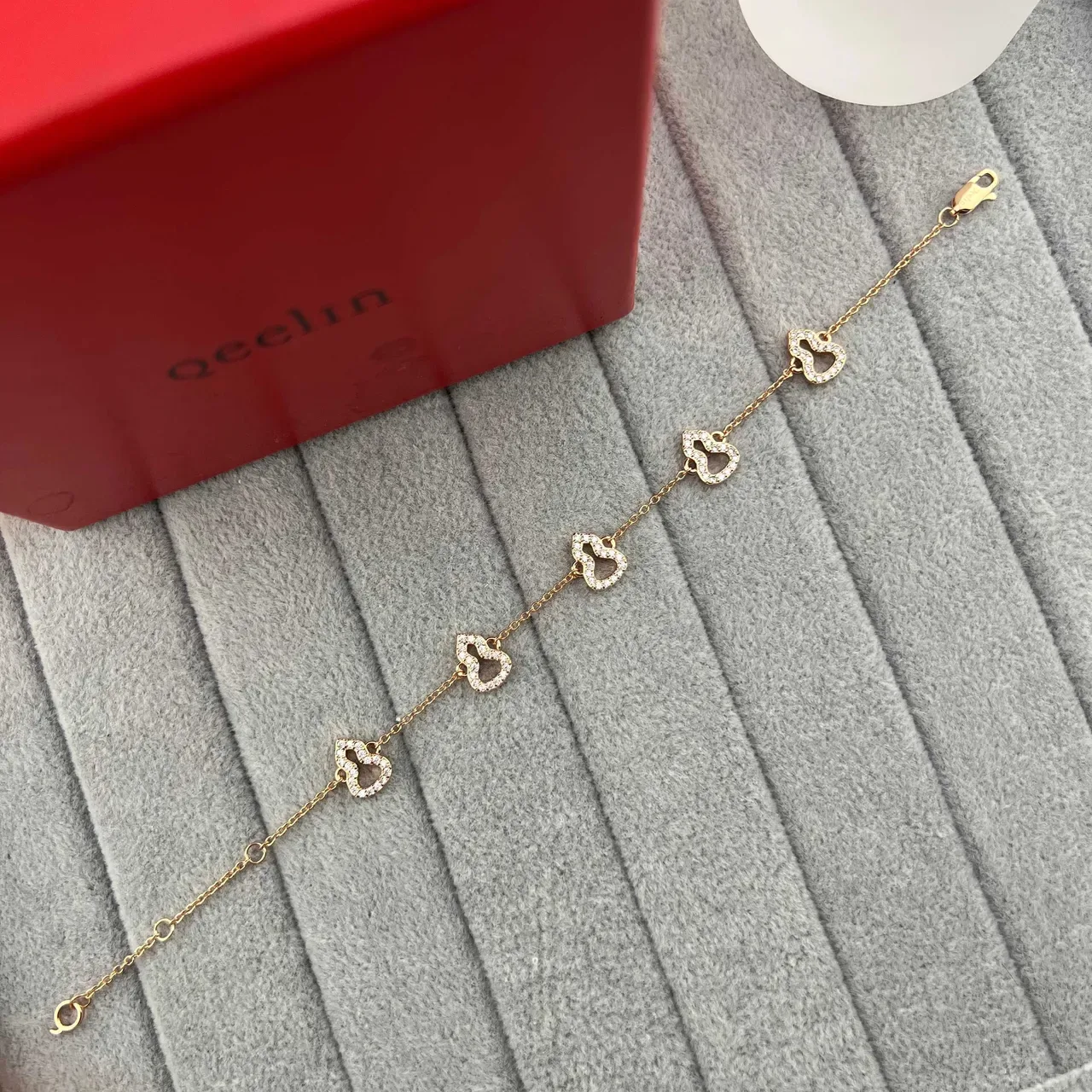 Qeelin Wulu Heart أساور مينا أحمر وسلسلة ذهب باڤيه 6