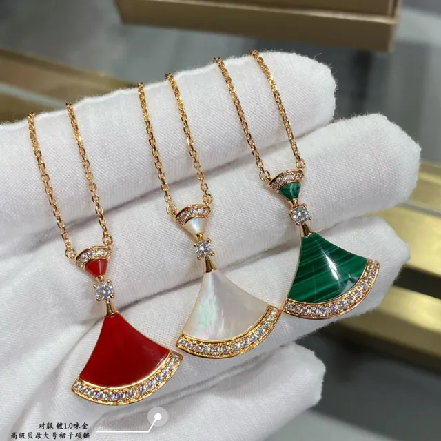 Red Gold Fan-Shaped Pendant Pavé-Set Stone Border Necklace 8