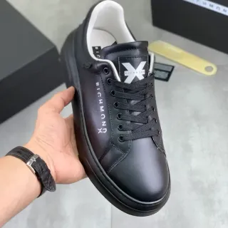 Richmond X حذاء رياضي منصة أسود بنمط جلدي أسلوب حياة