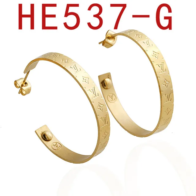 玫瑰金雕刻单字耳环 5