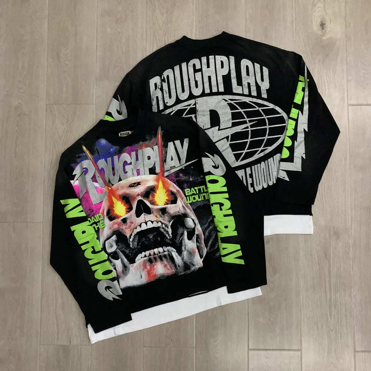 ROUGHPLAY Top de manga longa com estampado gráfico e barra distressed 5