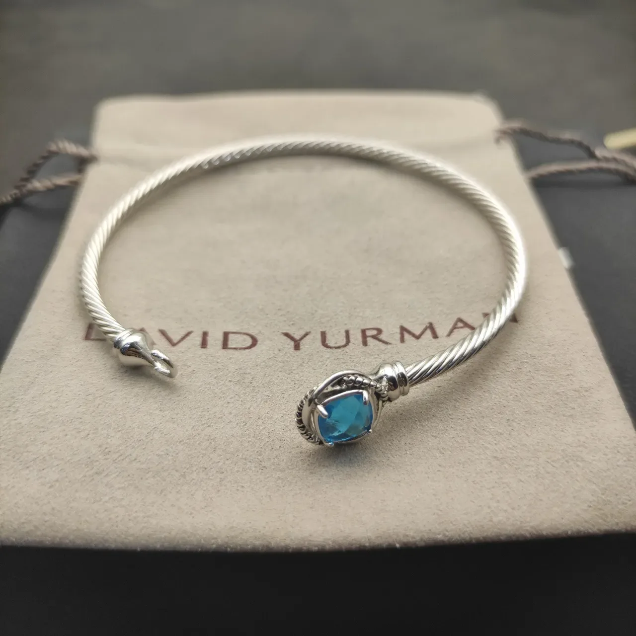 Silver Blue Cable-Wire Construction Faceted Stone Bracelet 8