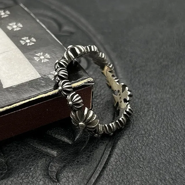 Silver Floral Motif Oxidized Ridge Ring 4