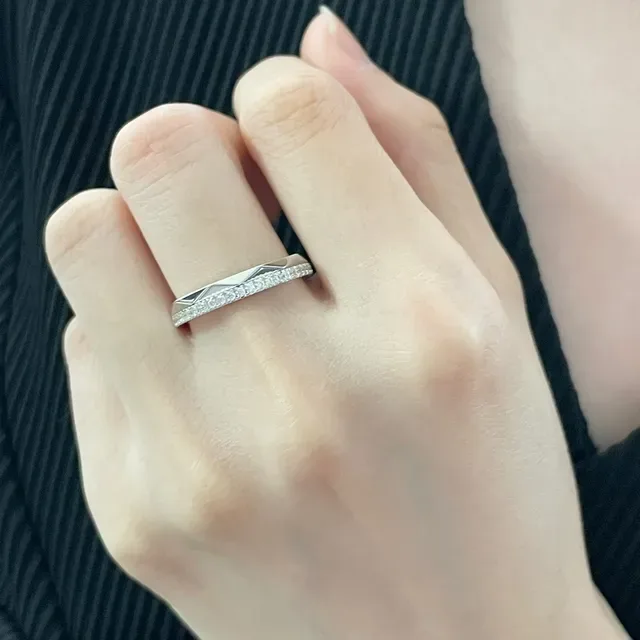 Bague géométrique faceted en argent et or avec diamants Pavé sur le bord 8