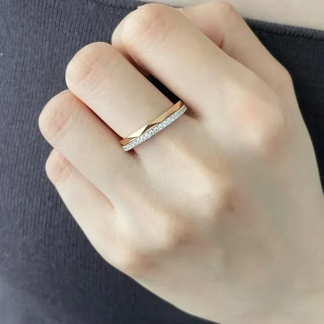 Bague géométrique faceted en argent et or avec diamants Pavé sur le bord 9
