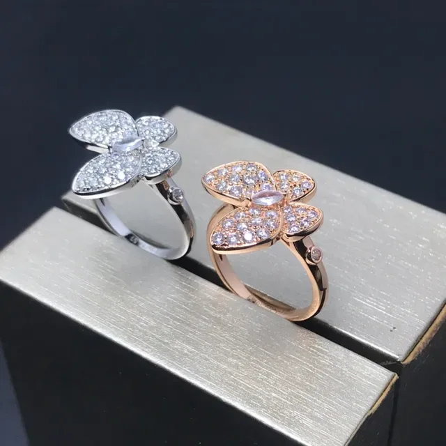 Silver Gold Flower-Shaped Pavé-Set Ring 2