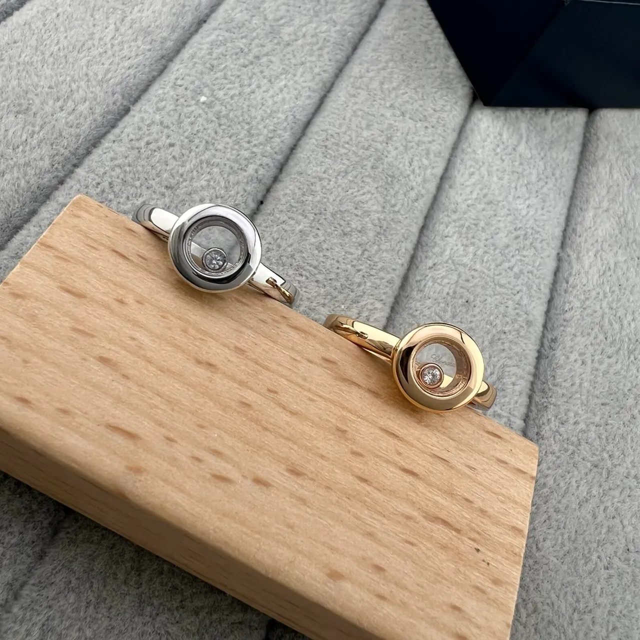 Silver Gold Rotating Bezel Single Central Diamond Ring 6