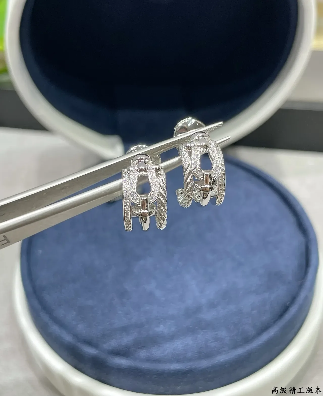 银色海军色 Pavé-Set Openwork 耳环 6