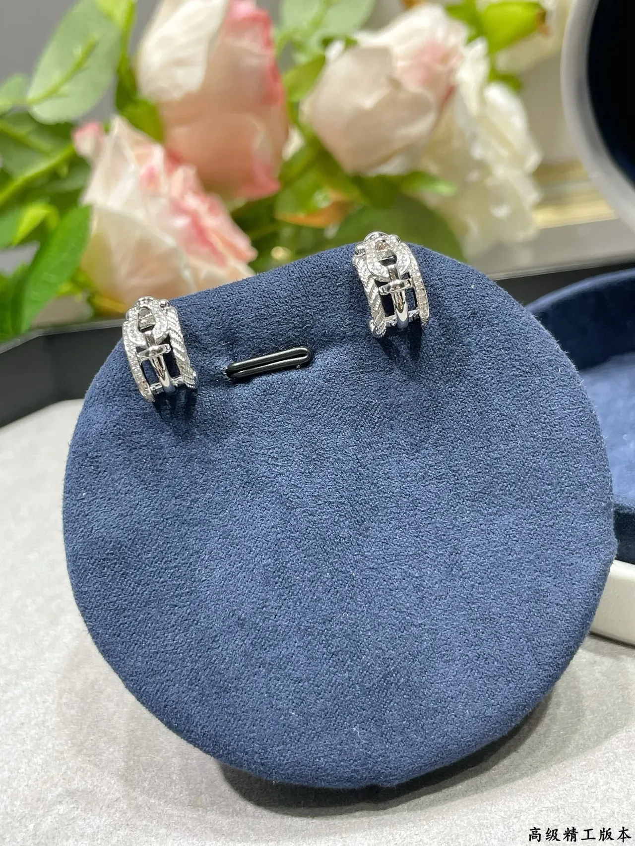 银色海军色 Pavé-Set Openwork 耳环 8