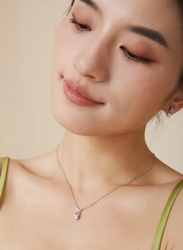 Silver-Tone Floral Crystal Pendant Necklace 2