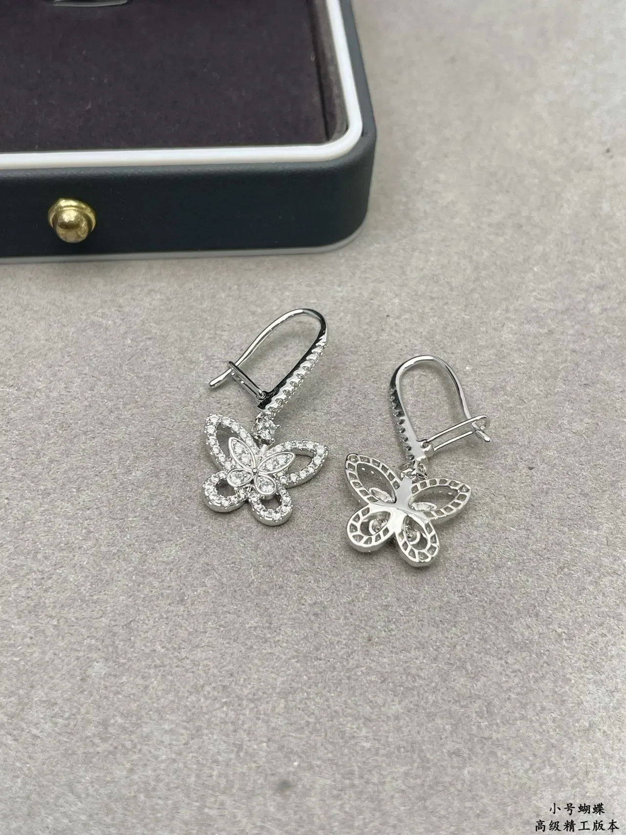 Boucles d'oreilles argent papillon silhueta pavé pierres blanches 3