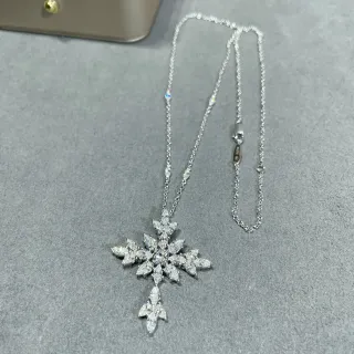 Collier Pendentif Flocon de Neige Argenté Blanc avec Pierres Taille Marquise