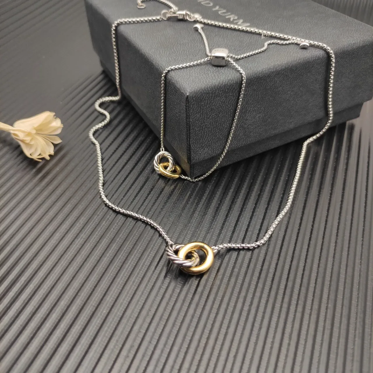 Two-Tone Knot Charm Adjustable Box Chain Bracelet 3