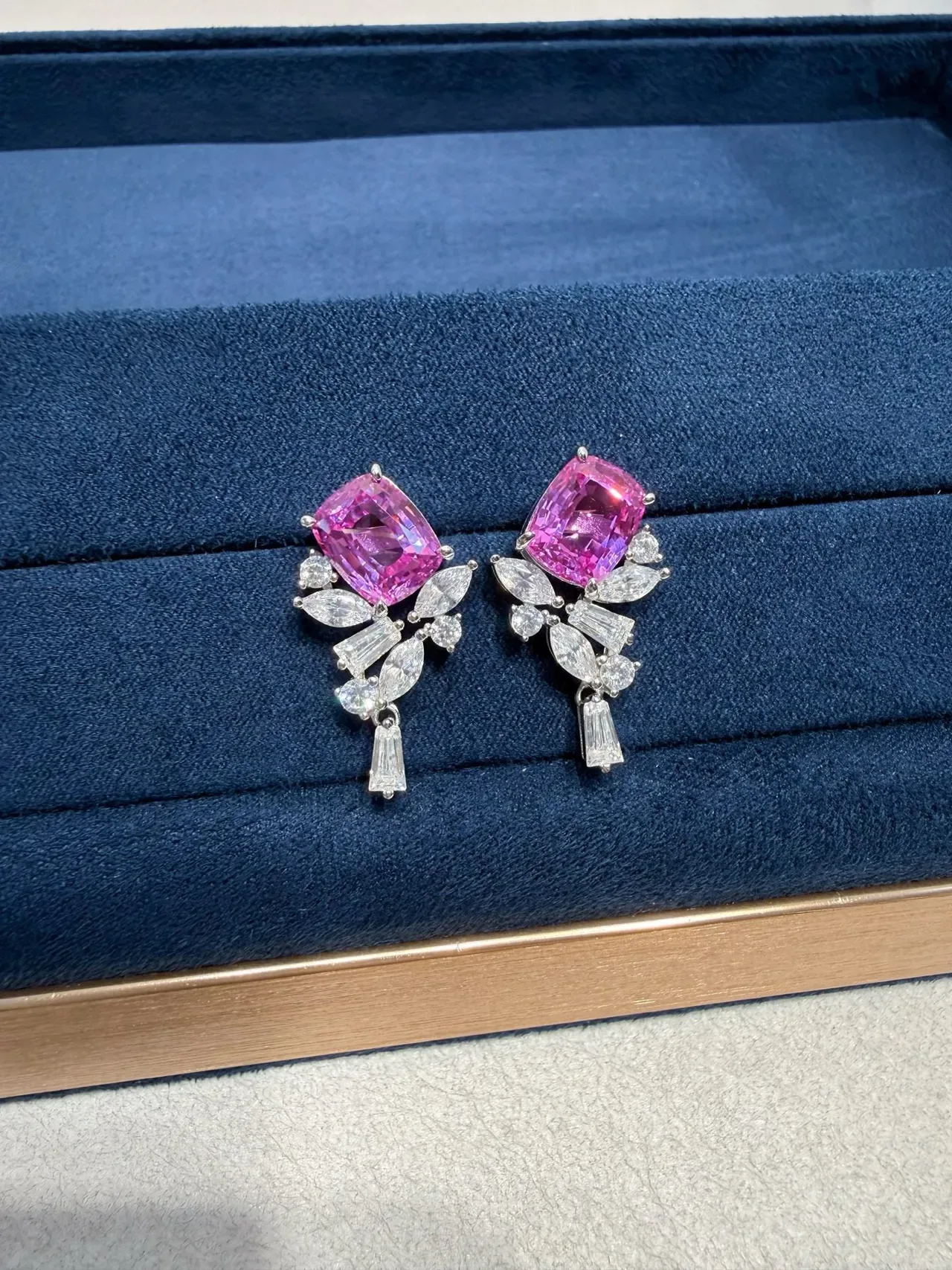 Pendientes colgantes racimo de hojas gemas talla cojín rosa vivo 4