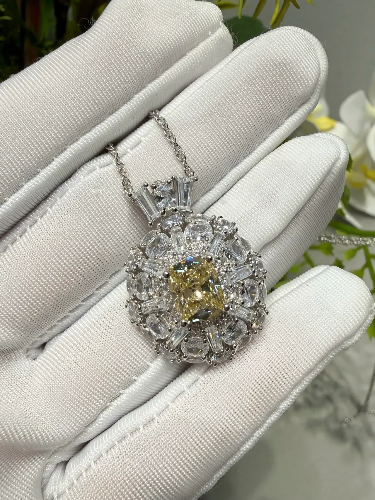 Yellow Silver Halo Cluster Pendant Multi-Stone Setting Necklace 2
