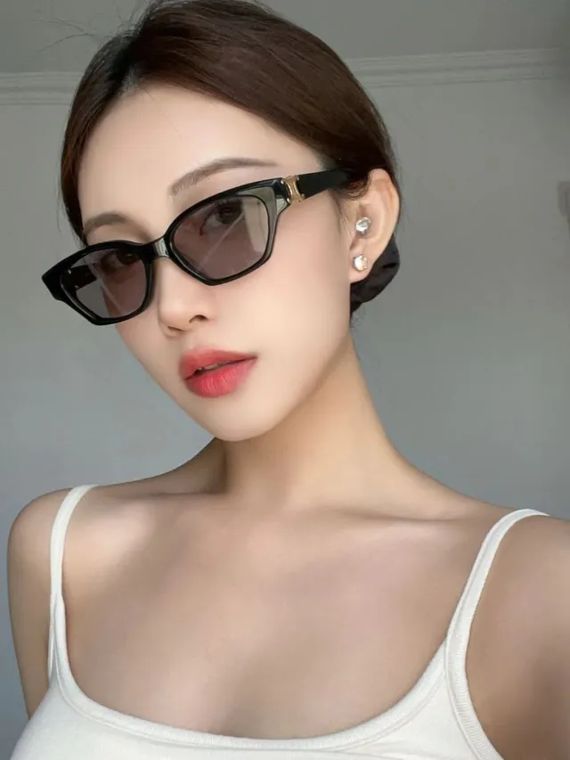 Gentle Monster Lunettes optiques noir rose silhouette yeux de chat lentilles gradient teintées 5