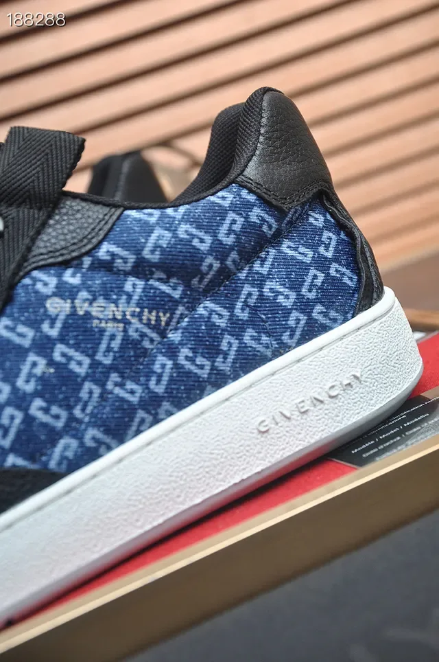 Givenchy City Sport preto e azul Monogram tênis lifestyle 3