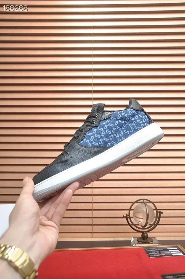 Givenchy City Sport preto e azul Monogram tênis lifestyle 5