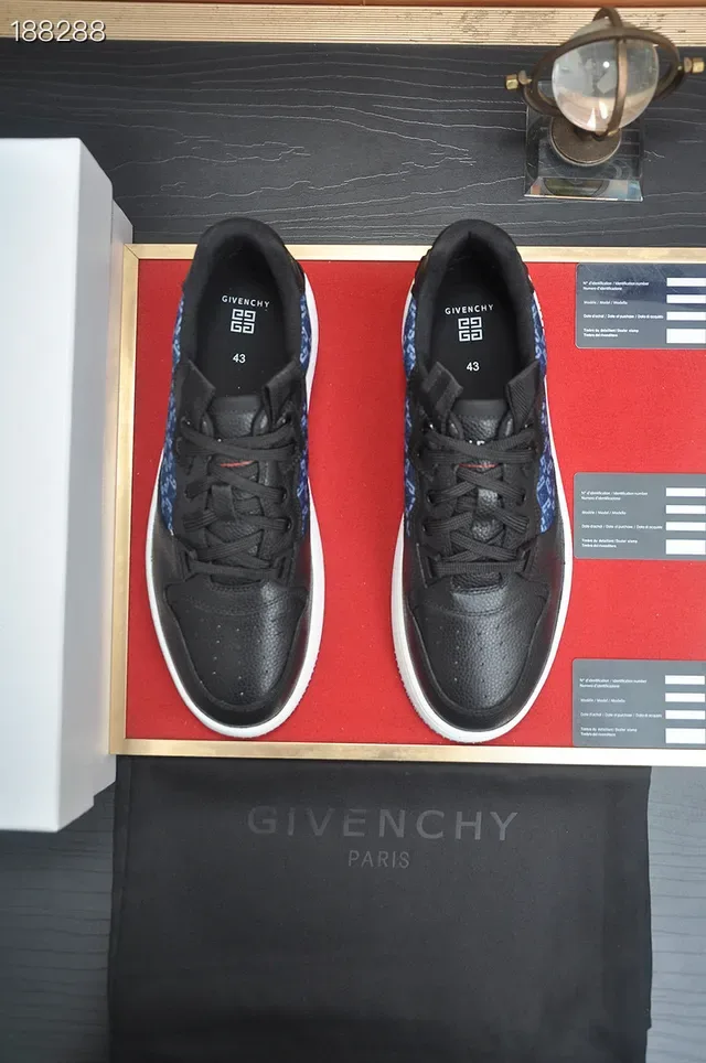 Givenchy City Sport preto e azul Monogram tênis lifestyle 8
