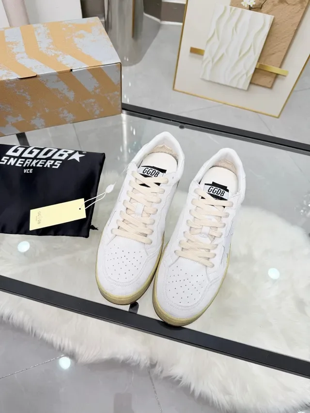 Golden Goose Ball Star أوف وايت سويدي لايف ستايل سنيكرز 6