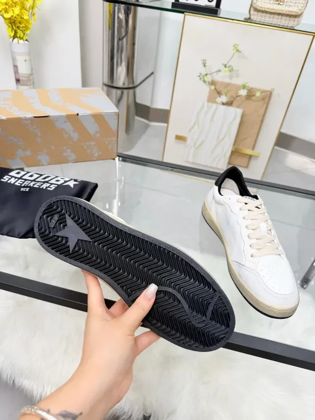 Golden Goose Ball Star Sneakers Lifestyle Blanc et Noir Star 2
