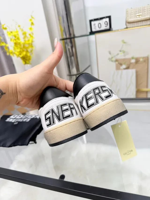 Golden Goose Ball Star Sneakers Lifestyle Blanc et Noir Star 4
