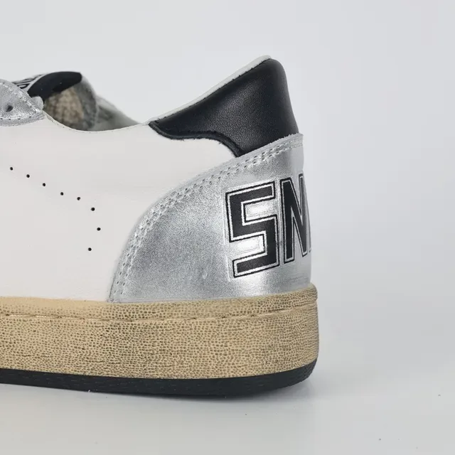 Golden Goose সাদা রূপালি লো-টপ স্টার-ইমলেম লাইফস্টাইল স্নিকার 4