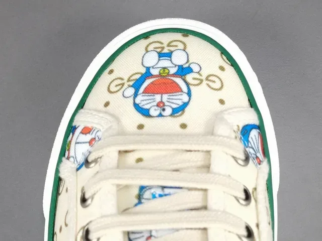 Gucci Ace Doraemon impresión canvas lifestyle zapatillas 2
