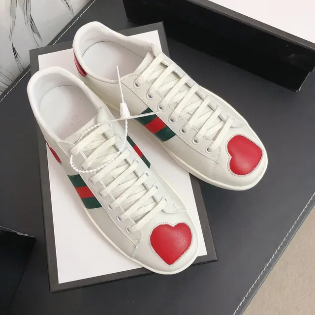 Gucci Ace Heart sneakers blancs rouges verts Web style de vie 2