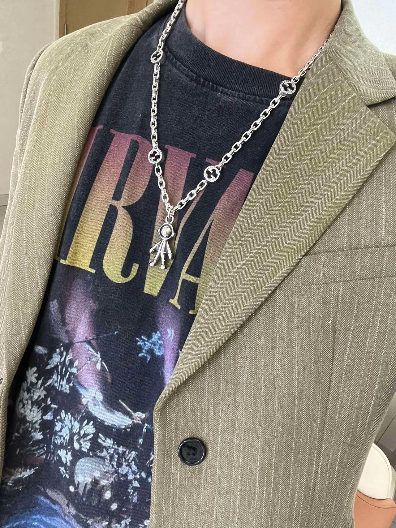 Gucci pendentif Astronaut collier chaîne argentée 2