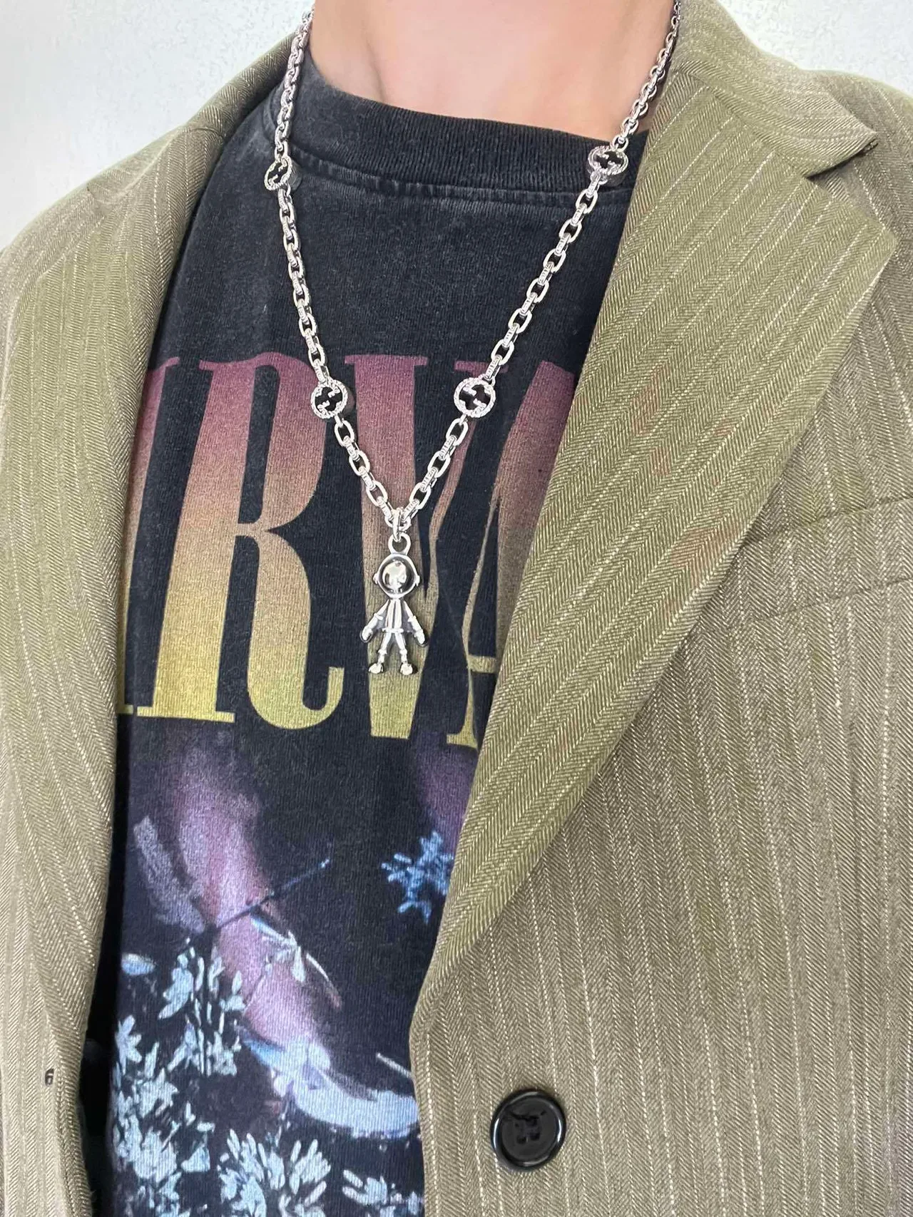 Gucci pendentif Astronaut collier chaîne argentée 9