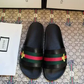 Gucci Bee-Embellished Web Stripe Slide Negro y Verde Cuero sintético Superior Correa Sandalias
